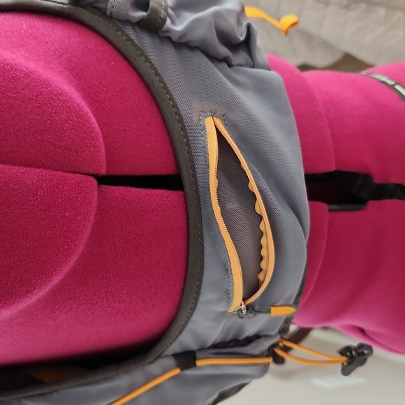 Nathan Runner's/Hiker's vest with water bladder - Picture 4 of 6